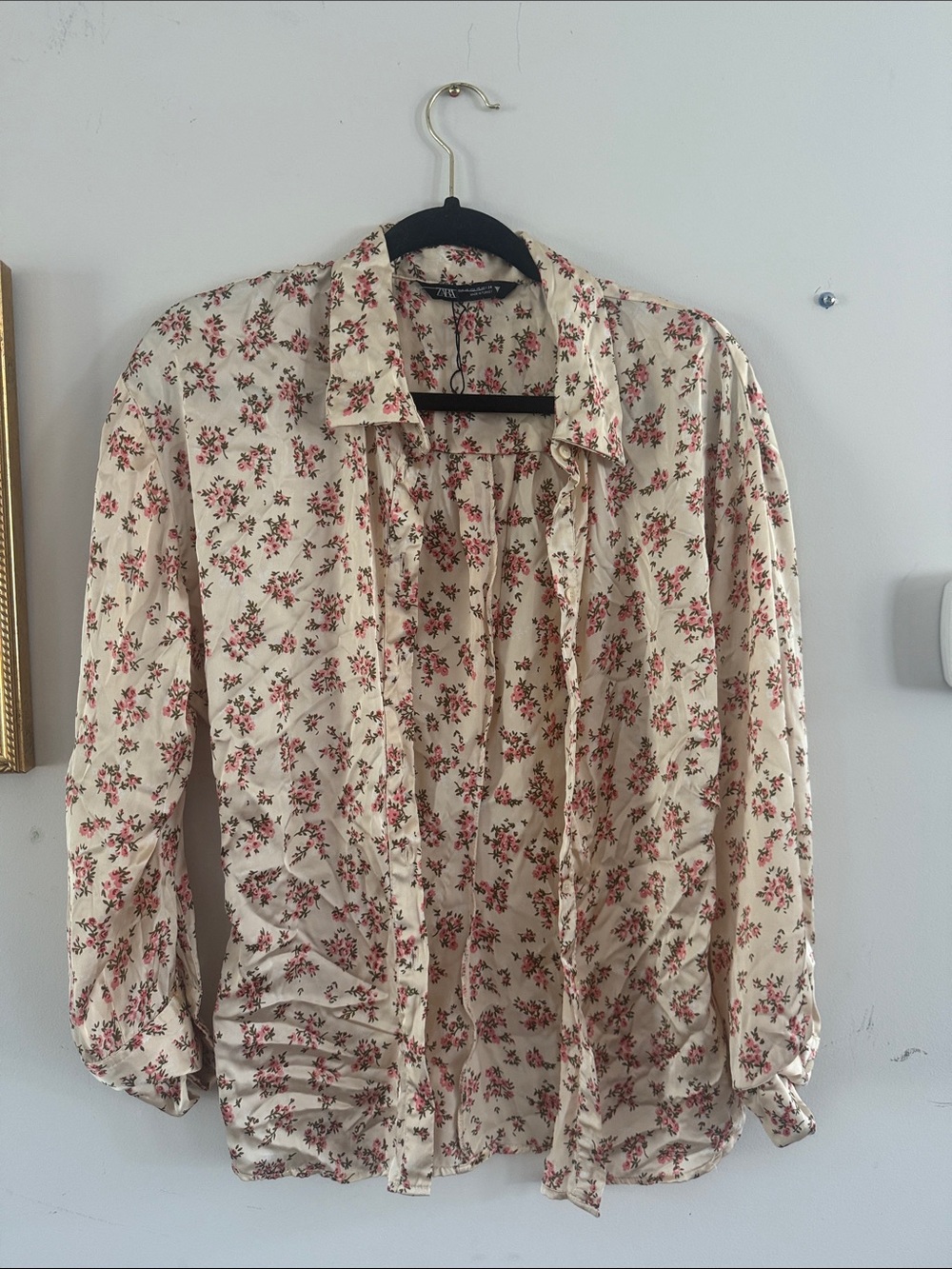 Zara Cream Button-Front Floral Blouse with Ruffle Trim